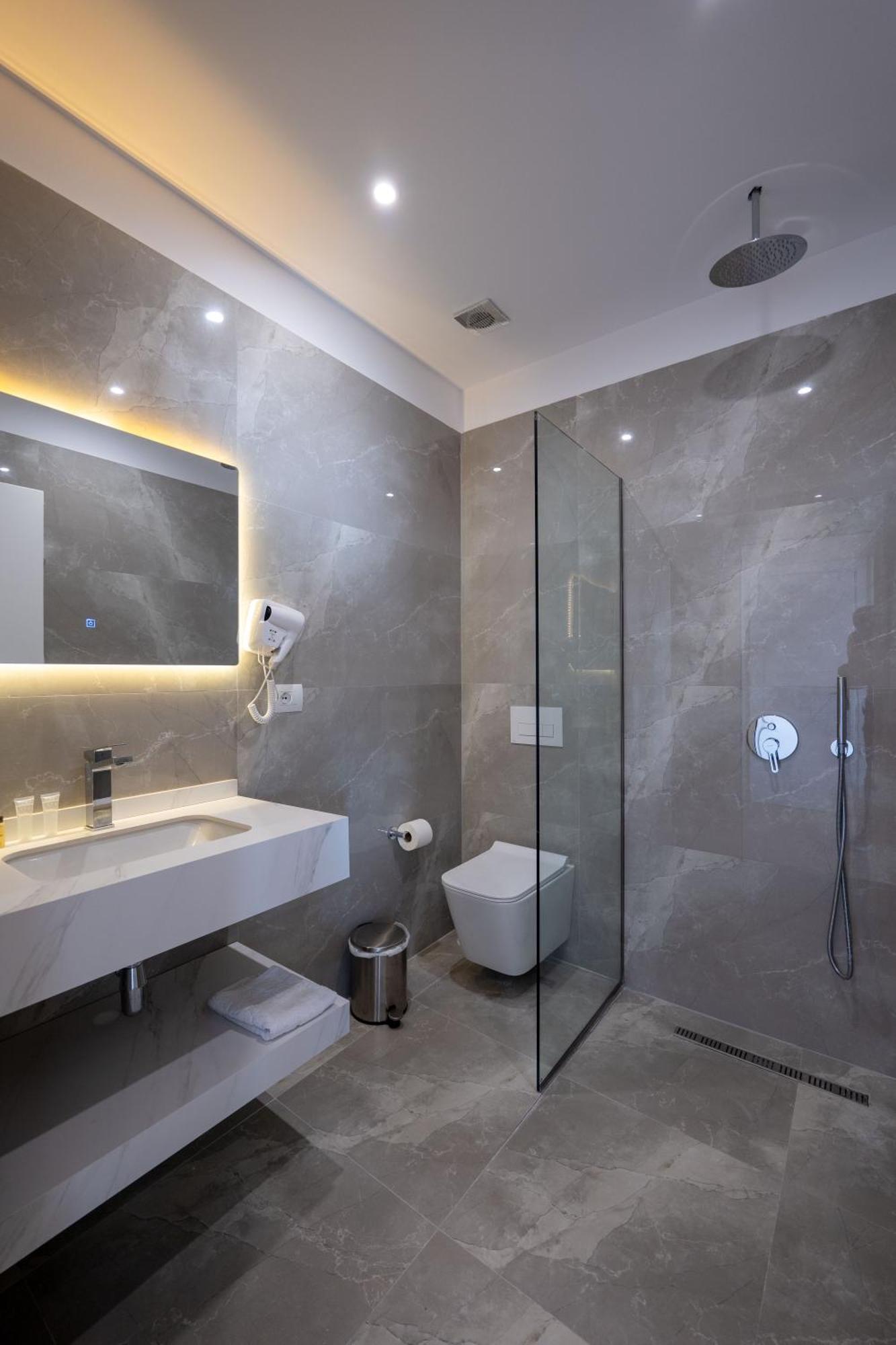 New Heaven Hotel Sarandë Eksteriør bilde