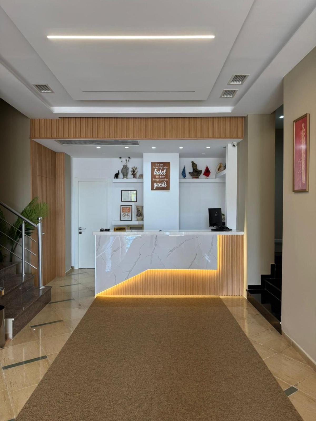 New Heaven Hotel Sarandë Eksteriør bilde